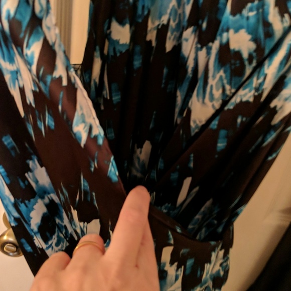 Gorgeous Long Black/Aqua Blouse Size XL NWOT - Picture 4 of 6